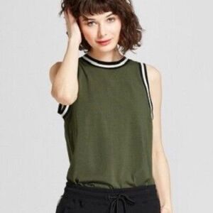 Hunter for Target Contrast Trim Ringer Tank Top in Green Size M
